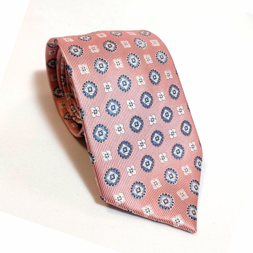 CORBATA CON MEDALLONES