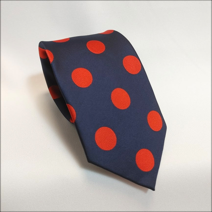 CORBATA LUNARES